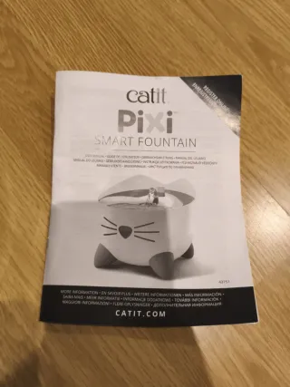 Fuente de agua para gatos diseño gatito