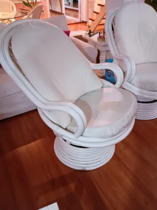 2 Sillones Balancines Ratán