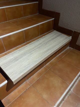 Estantería madera y metal