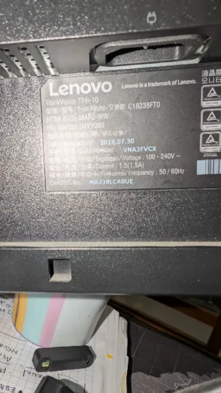 Monitores 23'8" Thinkvision