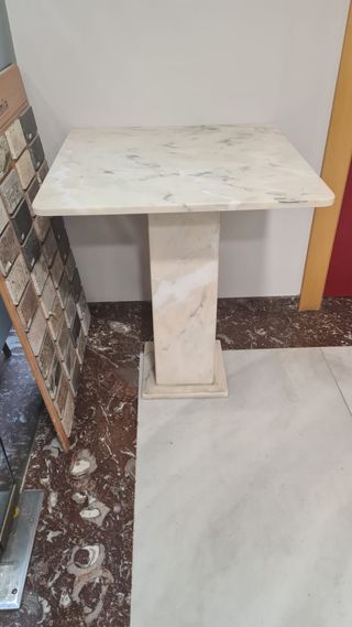 Mesa de mármol Crema Portugués cuadrada