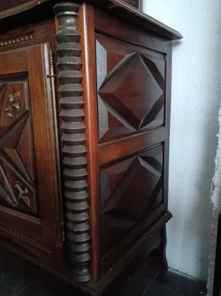 Aparador Vasco/Francés S.XIX roble tallado