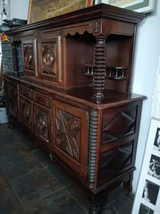 Aparador Vasco/Francés S.XIX roble tallado