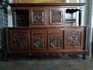 Aparador Vasco/Francés S.XIX roble tallado