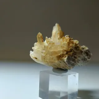 Cluster di Quarzo Grezzo Naturale