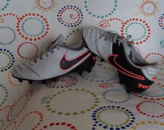 Botas de fútbol Nike Tiempo