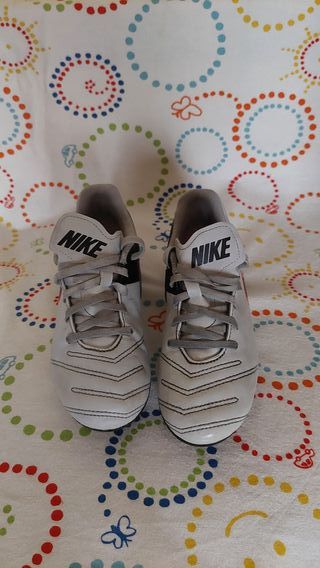 Botas de fútbol Nike Tiempo