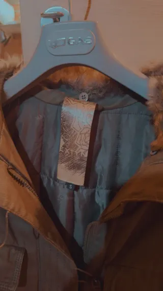 Giacca Extyn verde oliva con cappuccio