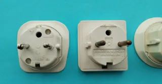 3 Adaptadores Enchufe Viaje UK - Europa