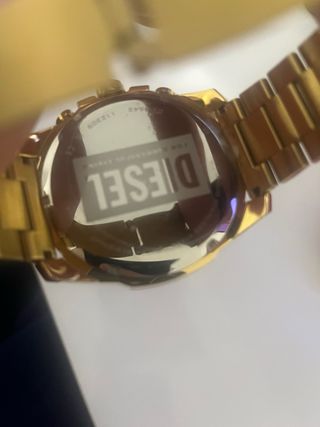 Reloj Diesel Dorado y Rojo