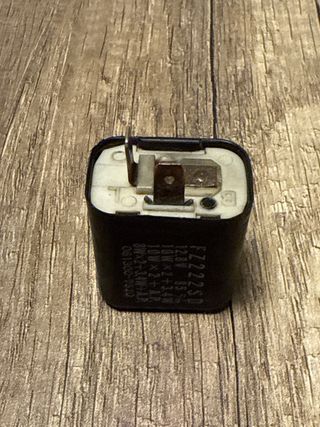 Relé intermitentes original Honda NSR 75cc.