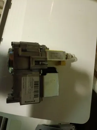 Válvula Gas Caldera BaxiRoca Honeywell VK4105M