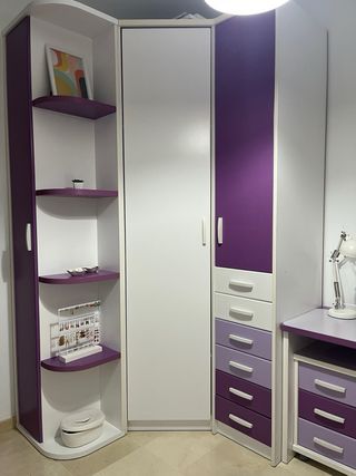 Dormitorio juvenil morado y blanco