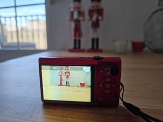 Cámara Canon IXUS 220 HS Roja