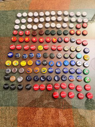 Lote de 137 chapas de botellas antiguas