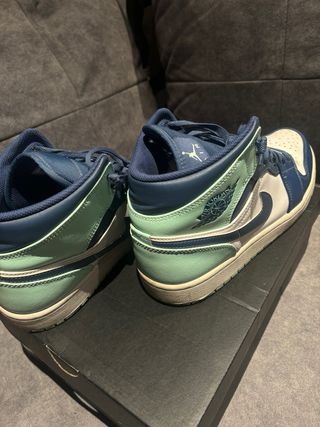 Nike Air Jordan 1 Mid Mystic Navy Mint