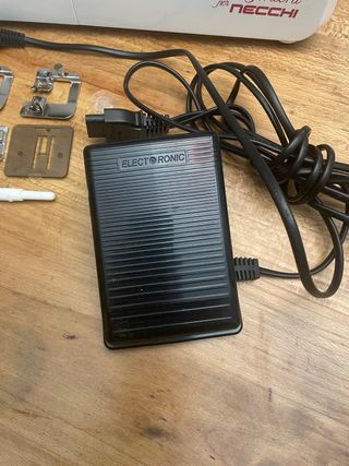 Macchina da cucire Necchi