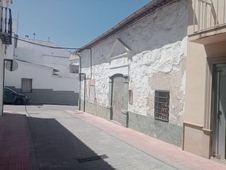 Casa adosada en venta en Mengíbar