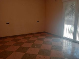 Casa adosada en venta en Mengíbar