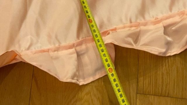 Cortinas de raso rosa con volantes