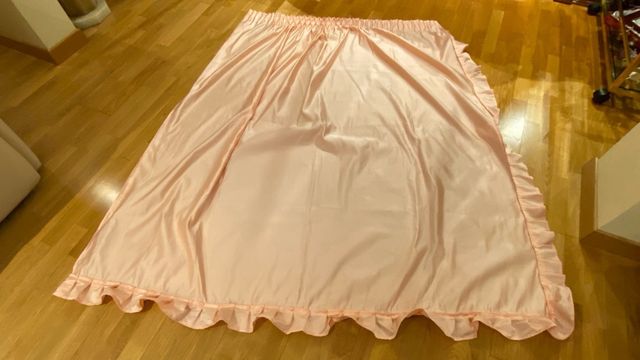Cortinas de raso rosa con volantes