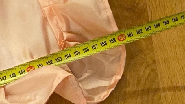 Cortinas de raso rosa con volantes