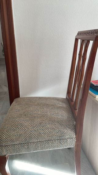 Silla vintage tapizada a mano