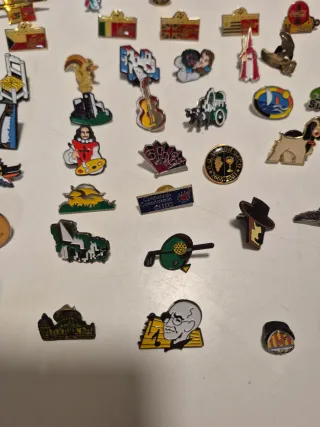 Lote de 65 Pines Coleccionables