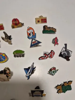 Lote de 65 Pines Coleccionables