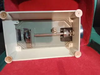 Macchina da cucire NECCHI SUPERNOVA vintage