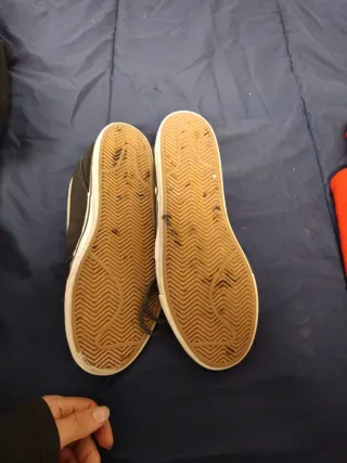 Zapatillas Nike Negras y Blancas