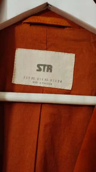 Chaqueta larga Stradivarius naranja