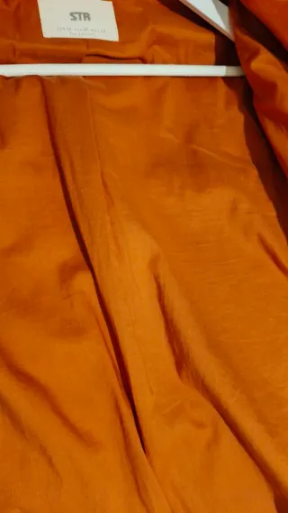 Chaqueta larga Stradivarius naranja