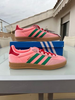 Adidas Gazelle Indoor rosas y verdes