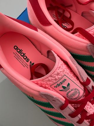 Adidas Gazelle Indoor rosas y verdes