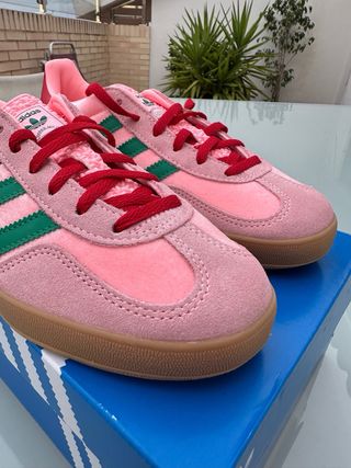 Adidas Gazelle Indoor rosas y verdes