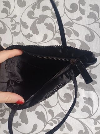 Bolso de fiesta negro con pedrería