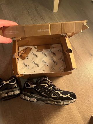 Asics Gel NYC Negro/Gris