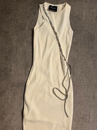 Top Bershka blanco con detalles plateados Talla XS