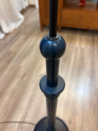 Lámpara de pie de madera