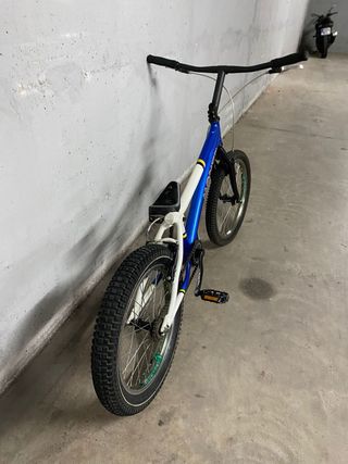 Bicicleta Trial Monty Blu e Bianca