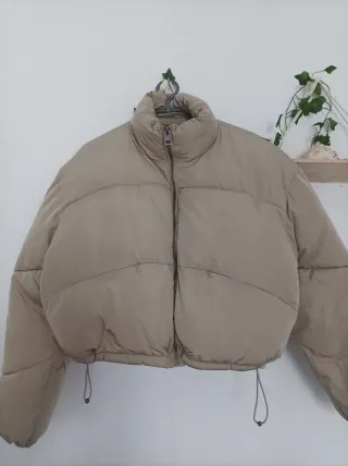 Chaqueta acolchada beige corta P&B