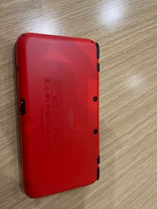 Nintendo 2DS XL Edición Pokémon con caja y 6 juego