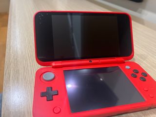 Nintendo 2DS XL Edición Pokémon con caja y 6 juego