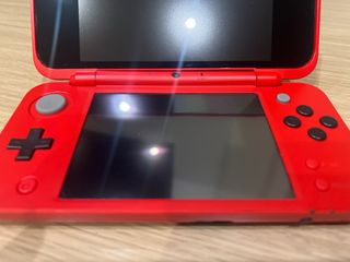 Nintendo 2DS XL Edición Pokémon con caja y 6 juego