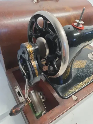 Máquina de coser Singer antigua