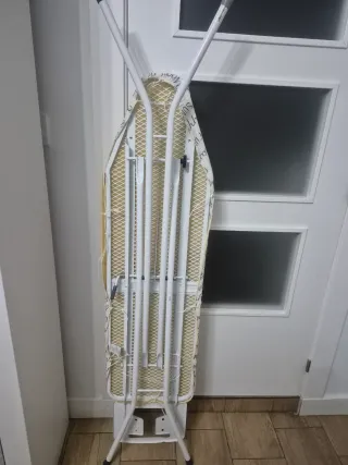 Tabla de planchar con funda estampada