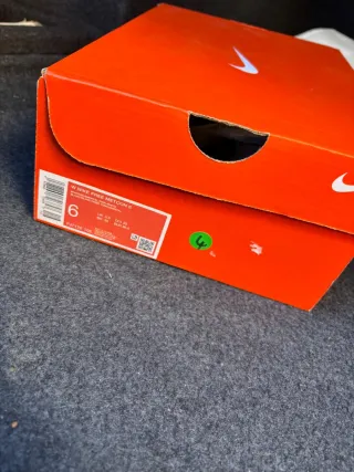 Zapatillas Nike Blancas y Rosas. Nuevas