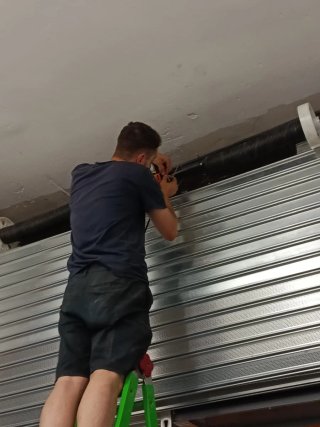 Reparación de persiana de local y automáticas 24h