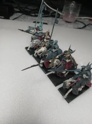 Caballeros Funebres medio pintados